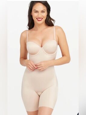 SPANXshape Suit Your Fancy
Strapless Cupped Mid-Thigh Bodysuit XL NWT